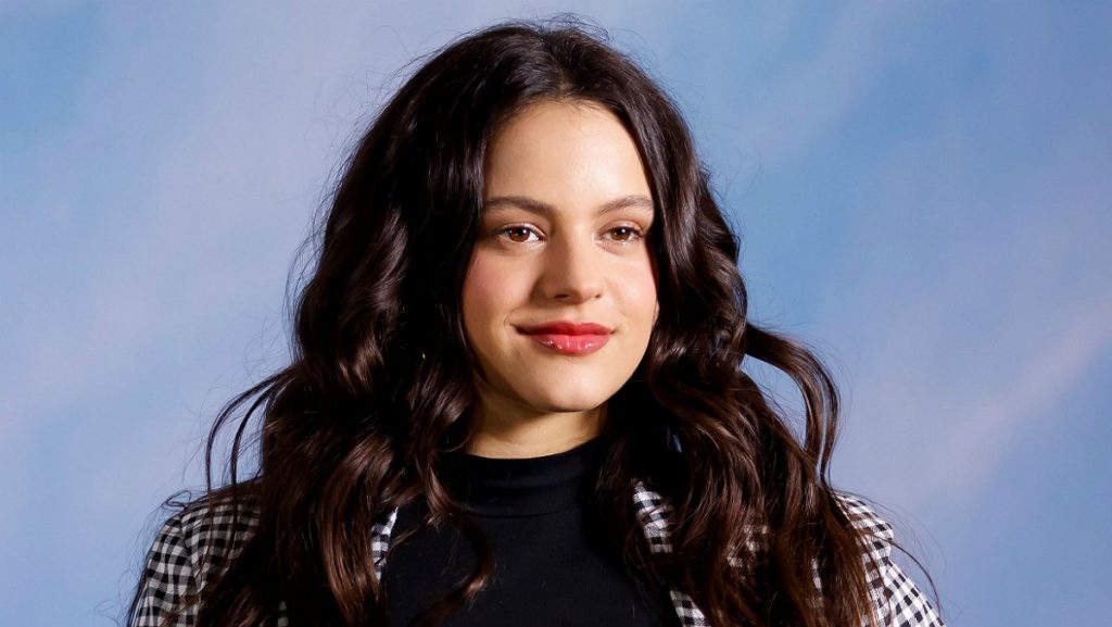 Rosalía labios rojos