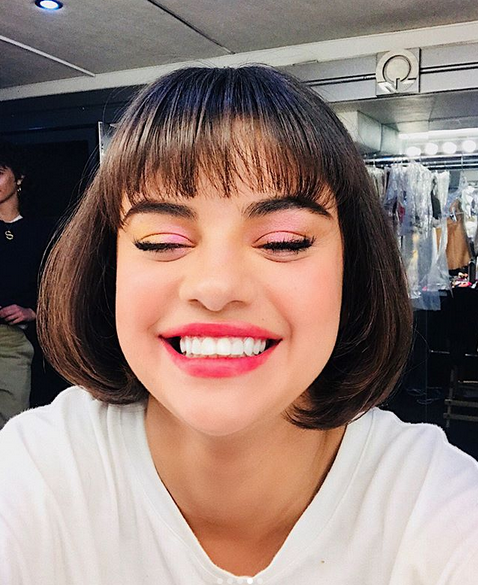 selena gomez flequillo