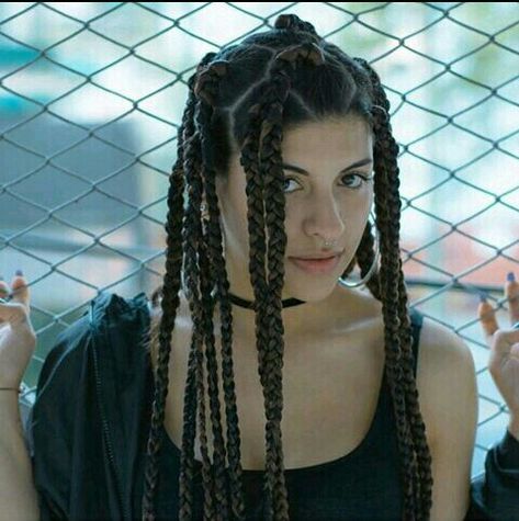 cantante cazzu trenzas